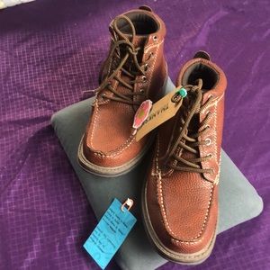 VINTAGE HIKING BOOTS